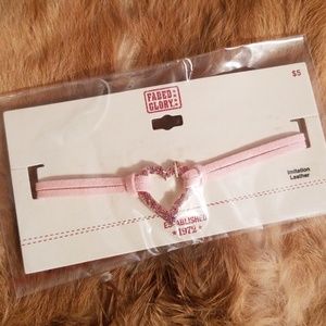 *FREE GIFT* Pink heart choker necklace